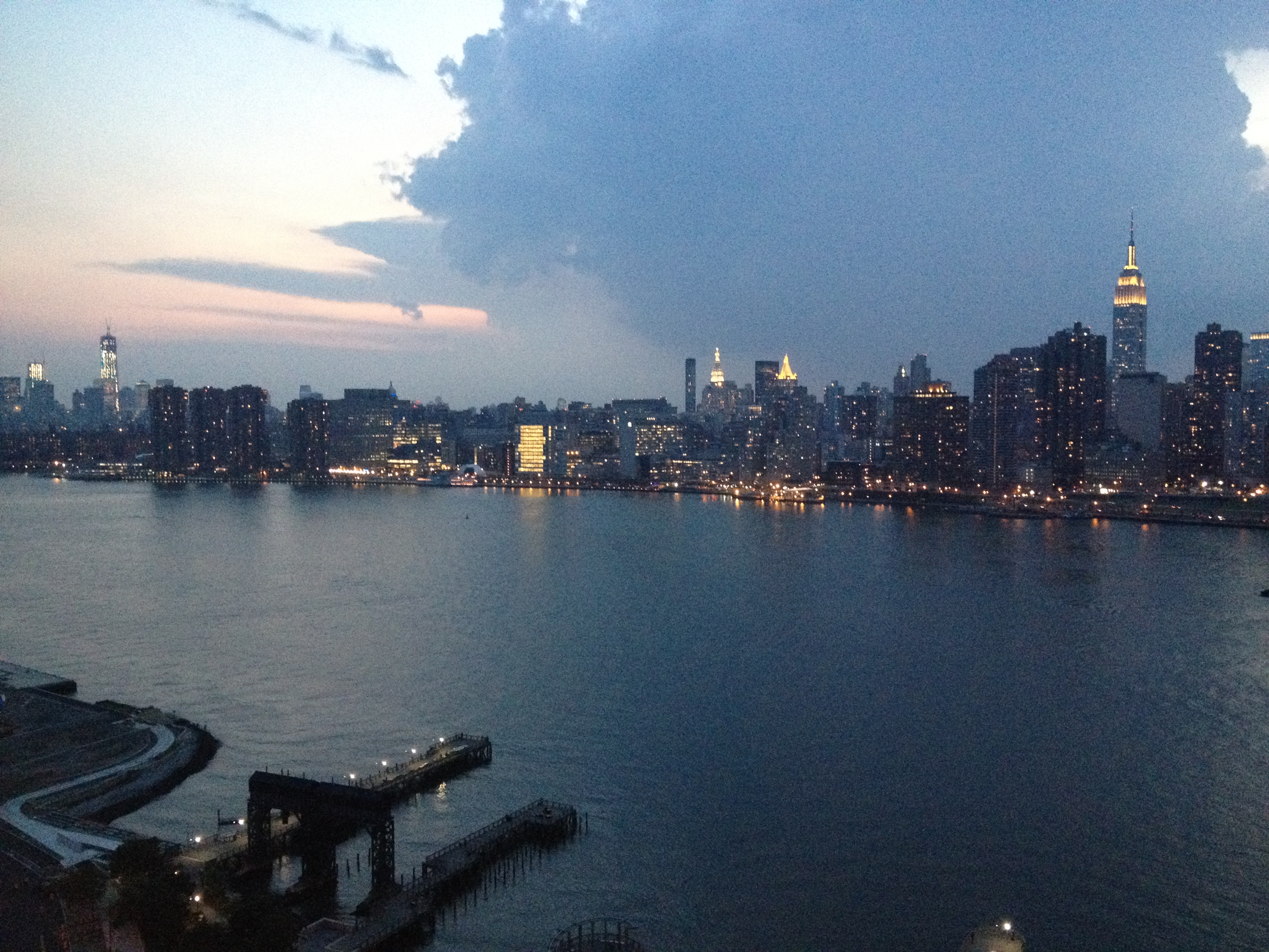 New York Skyline - Spectacular views from Hunter's Point South